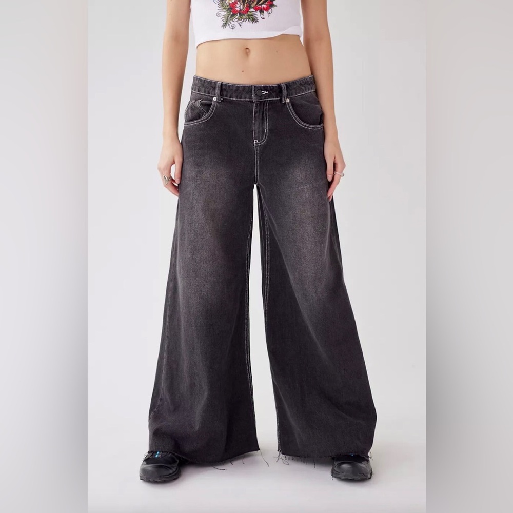 Urban Outfitters BDG Extreme Wide Leg Jeans - Picture 2 of 7
